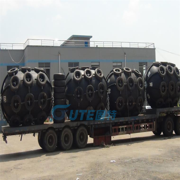 Gut supply port rubber fender ship ball