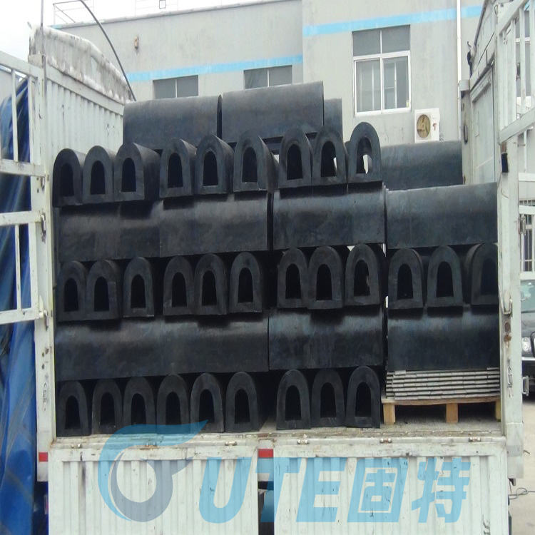 Rubber fender for wharf