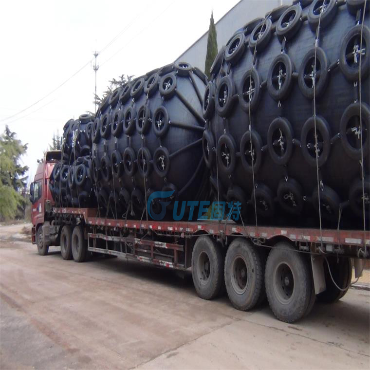 Pneumatic rubber fender