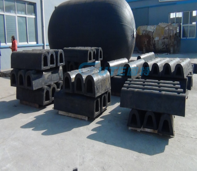 Marine rubber fender